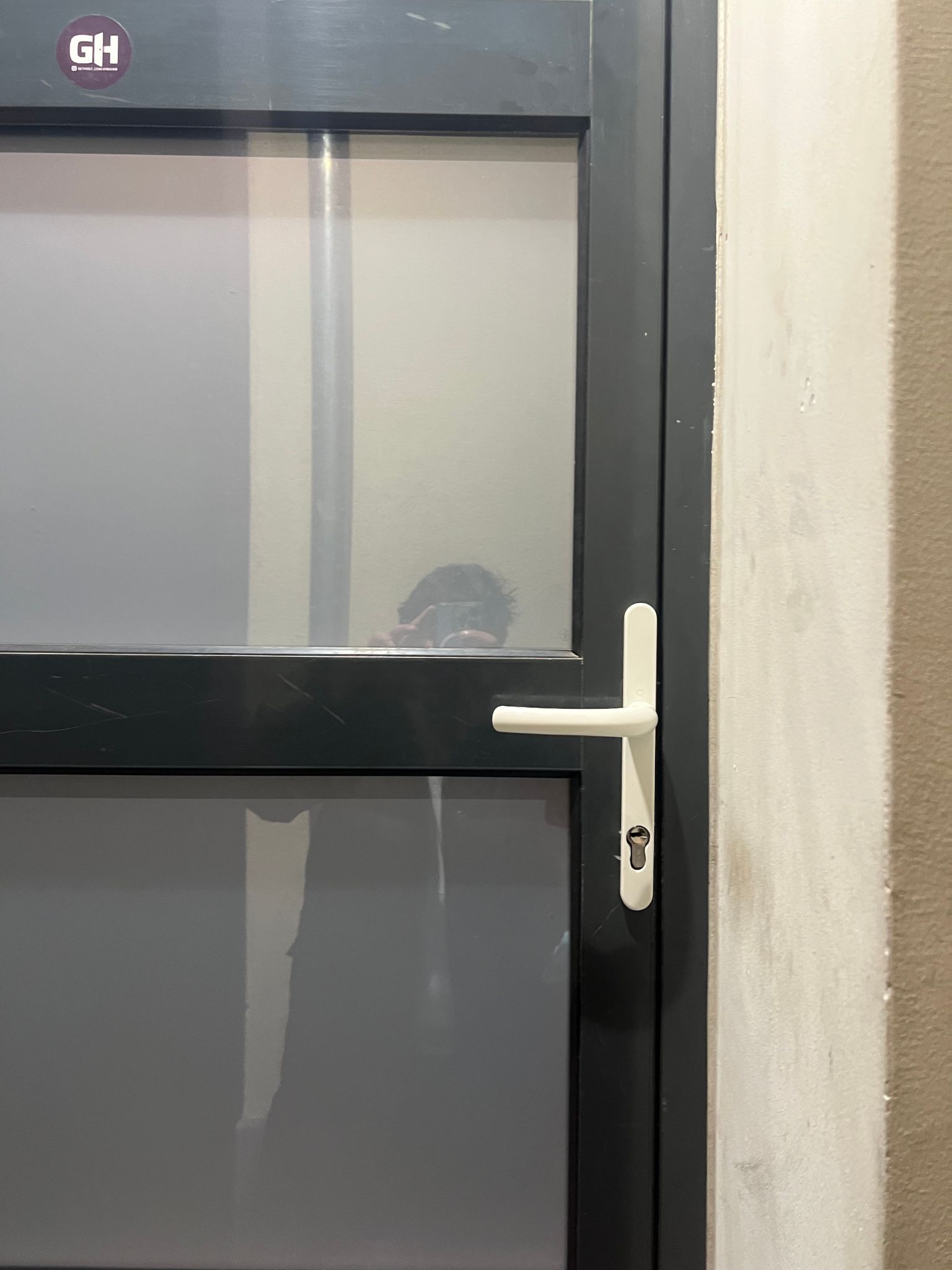 Finition - Poignée neuve Airbnb Le Raincy