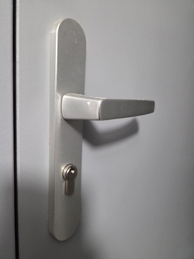 Avant ouverture porte cave Neuilly-sur-Marne - Porte fermée