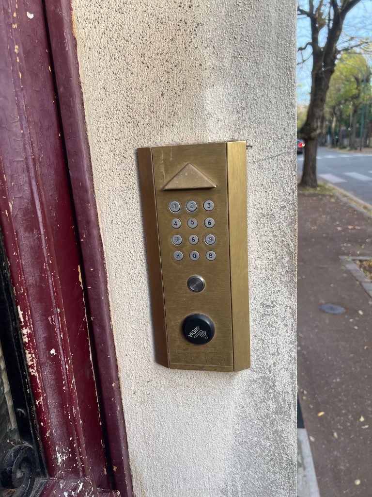 Intervention serrurerie copropriété Le Raincy - Poignée blindée