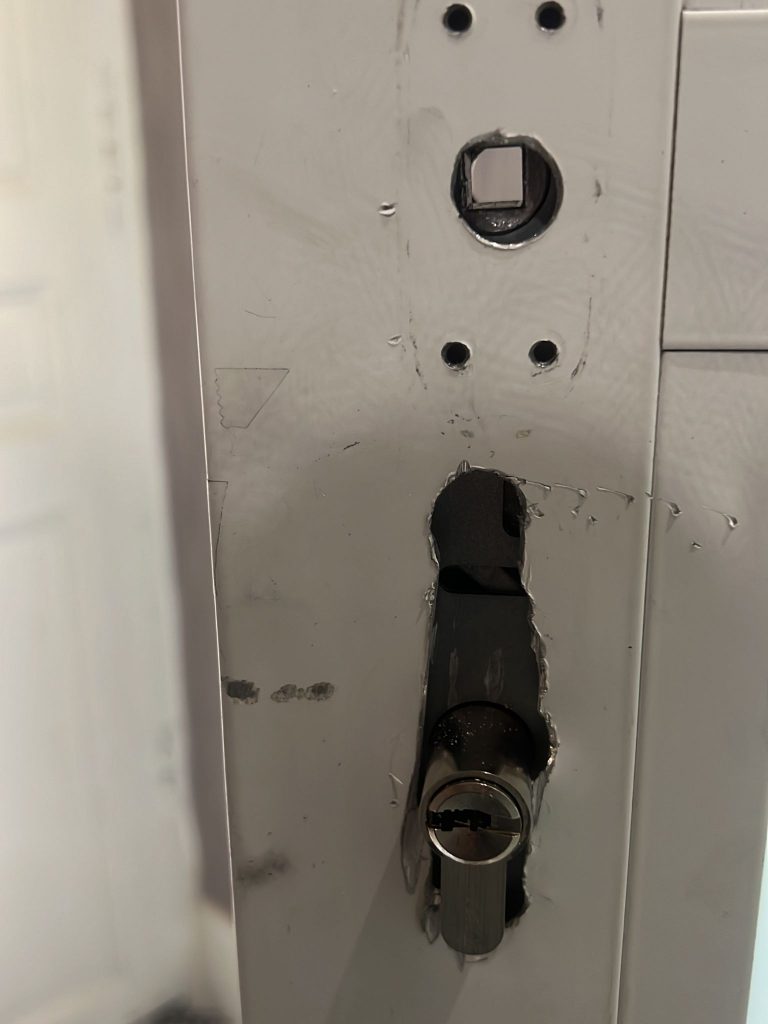 Pendant intervention - Ouverture serrure Airbnb Le Raincy