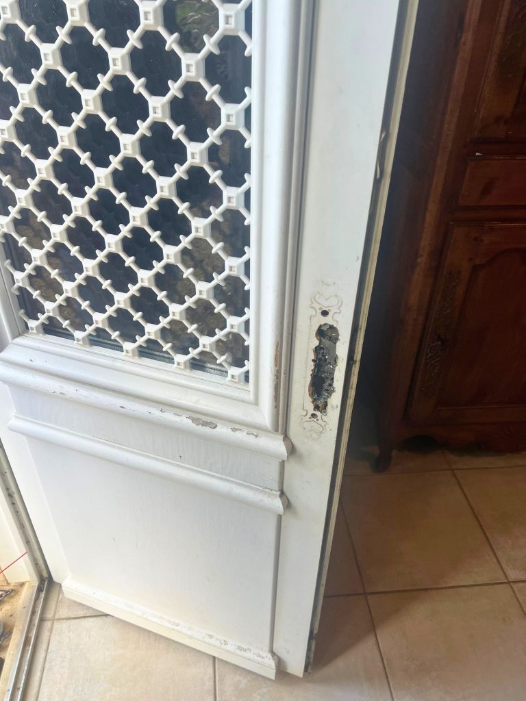 Serrure Fercomatic neuve posée Porte double vantaux fonctionnelle, fermeture fluide